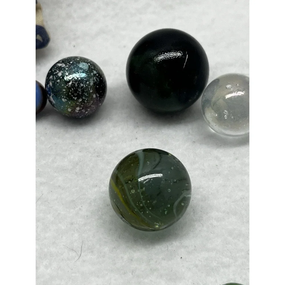 Lot of 31 Marbles -Multiple Sizes & Colors Swirls Frit Cats Eye + Shooters + Bag